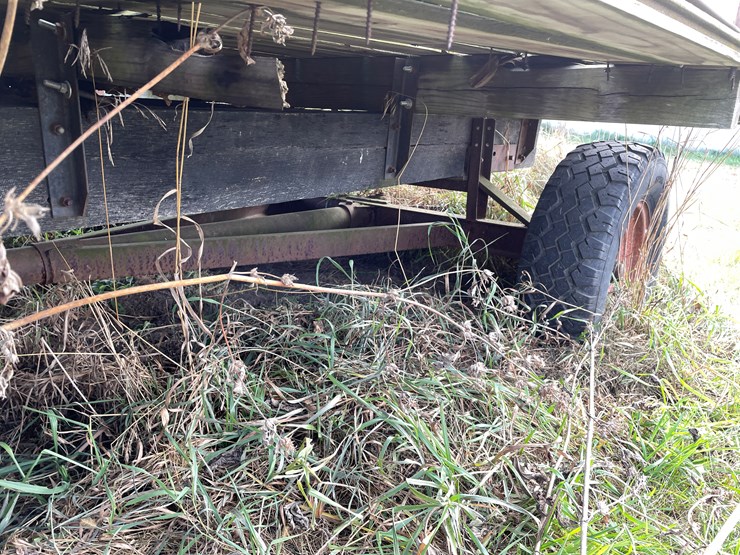 #210-•-16'-hay-rack-on-running-gear-(boyceville,-wi)-image-36