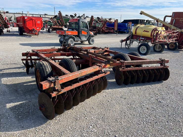 massey-ferguson-820-image-7