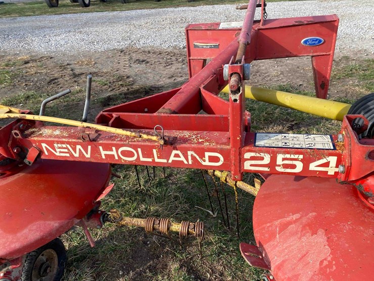 new-holland-254-image-13