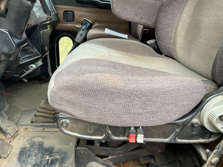 peterbilt-357-image-61