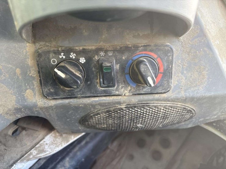 2018-bobcat-t740-image-21