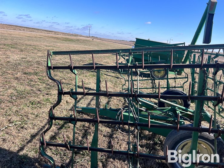 john-deere-24-image-12