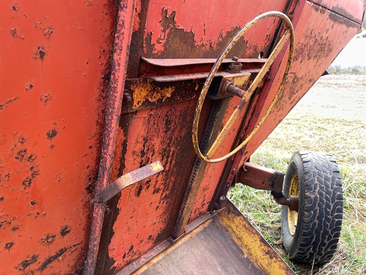 #205-•-j&m-gravity-box-on-running-gear-(boyceville,-wi)-image-38