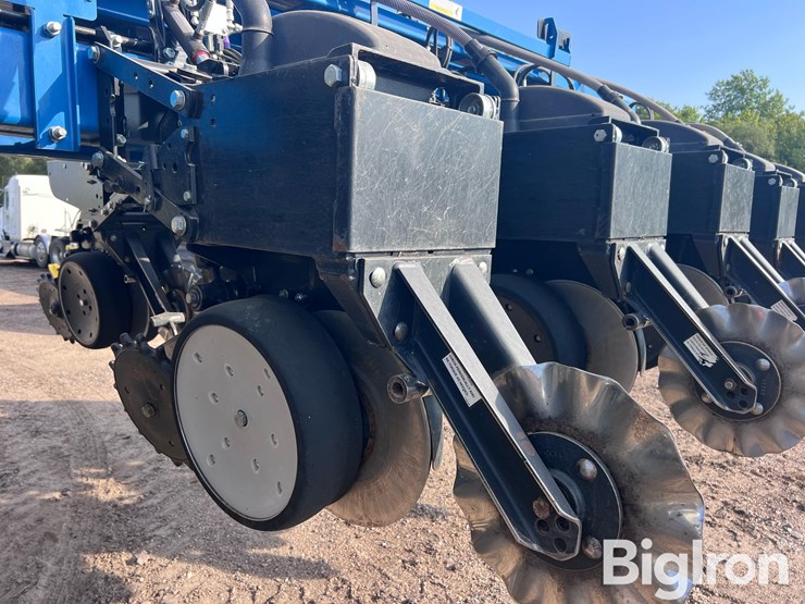 2020-kinze-3660-image-19