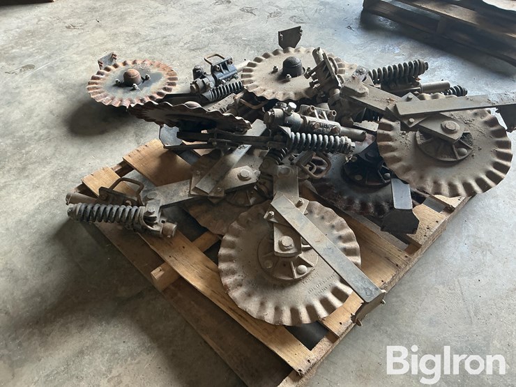 yetter-fertilizer-opening-disks-image-7