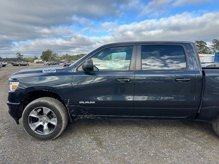 dodge-ram-1500-image-13
