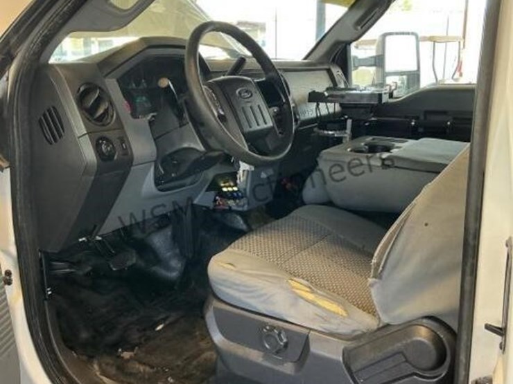 2014-ford-f550-image-25