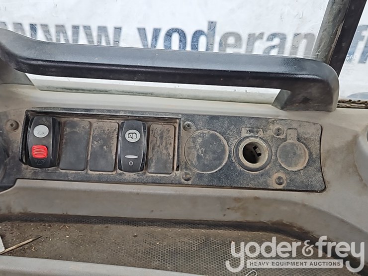 2014-caterpillar-930k-image-44