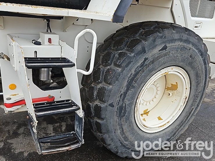 2014-caterpillar-930k-image-20