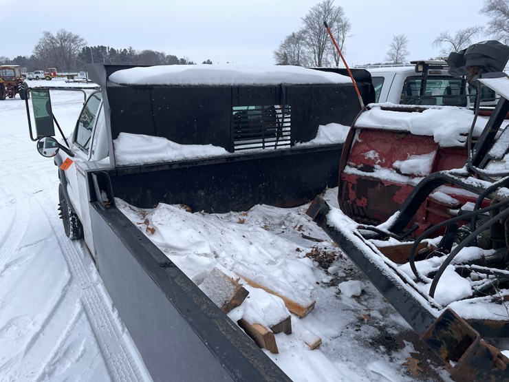 #1169-•-2001-chevrolet-3500-dump-box-truck-(has-mn-title)-image-17