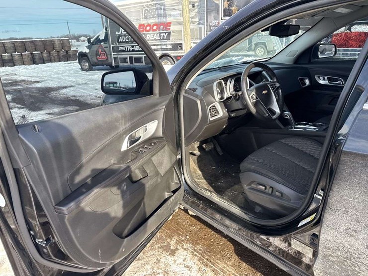 2015-chevrolet-equinox-lt-image-10