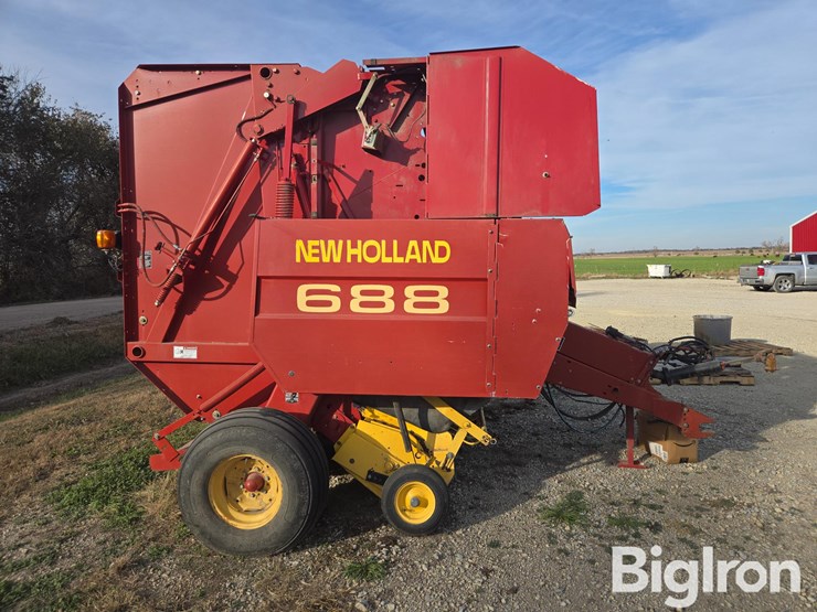 new-holland-688-image-4