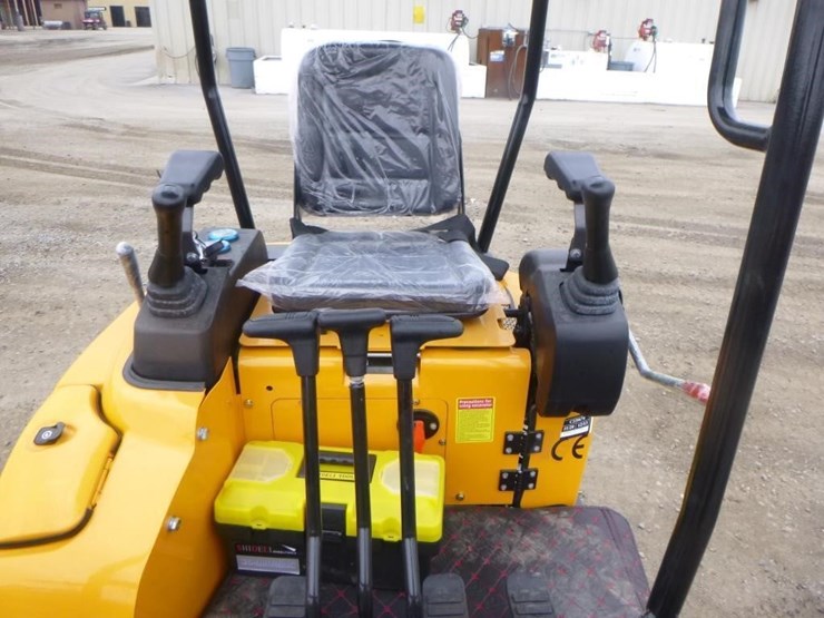 2025-vicsec-vc15p-hydraulic-excavator-image-19