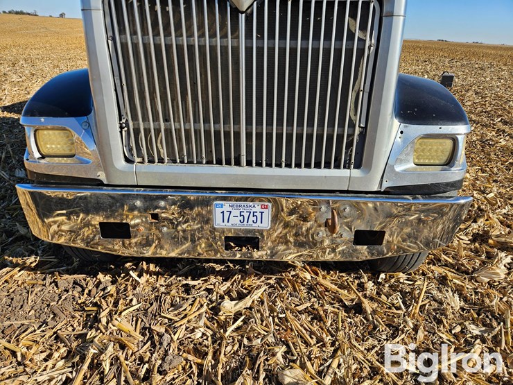 international-9900-image-10