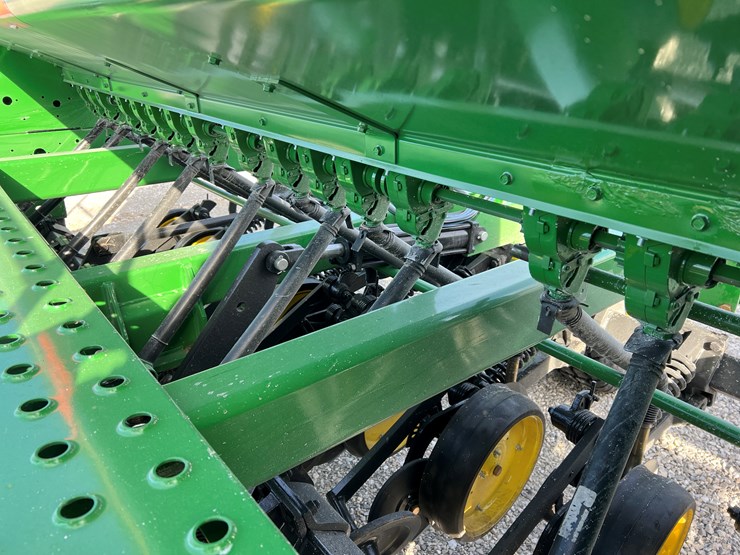 john-deere-750-image-12