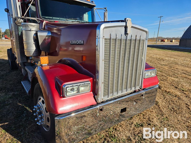 kenworth-w900l-image-14