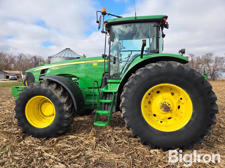 john-deere-8130-image-8