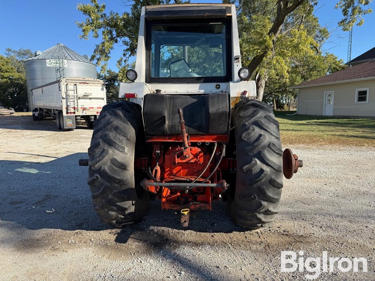 case-1370-2wd-tractor-image-6