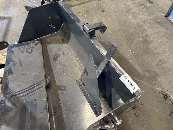 2025-wolverine-25"-3-point-hitch-bucket-image-5