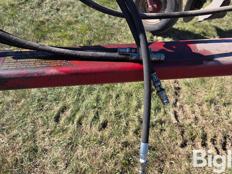 international-700-image-14