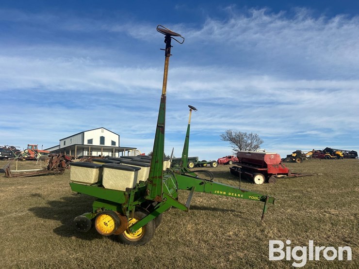 john-deere-7000-image-4