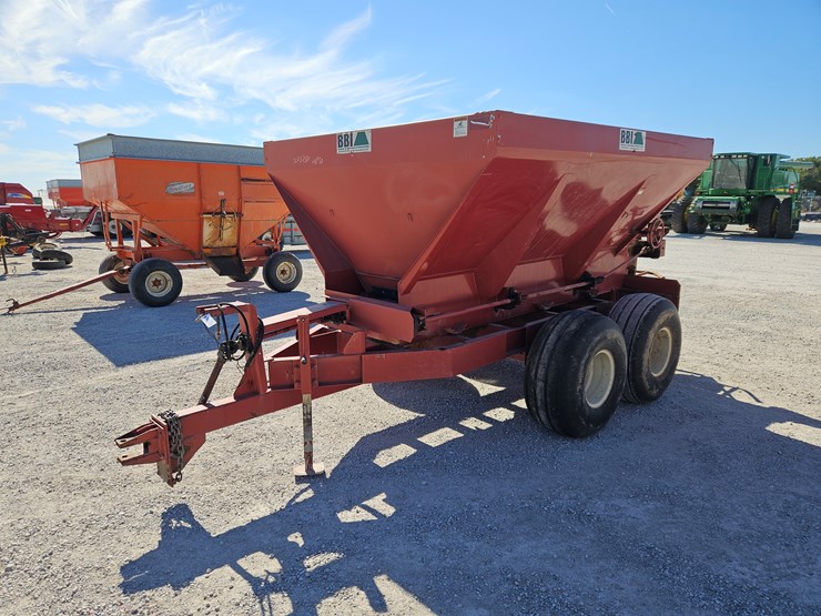 #203750-•-bbi-10-litter-spreader-image-15