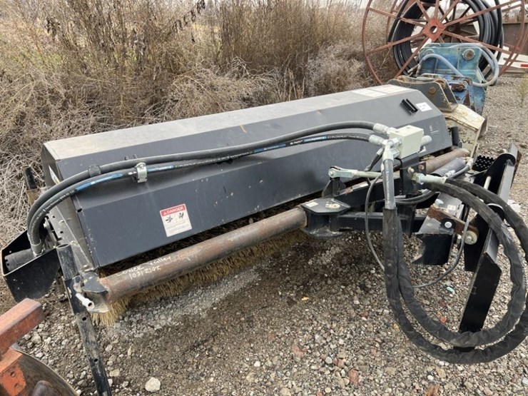 john-deere-ba84-angle-broom-image-2