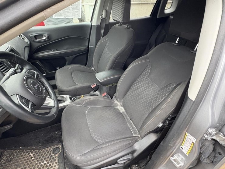 jeep-compass-sport-image-9