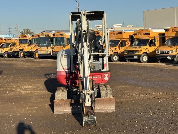takeuchi-tb230-image-6