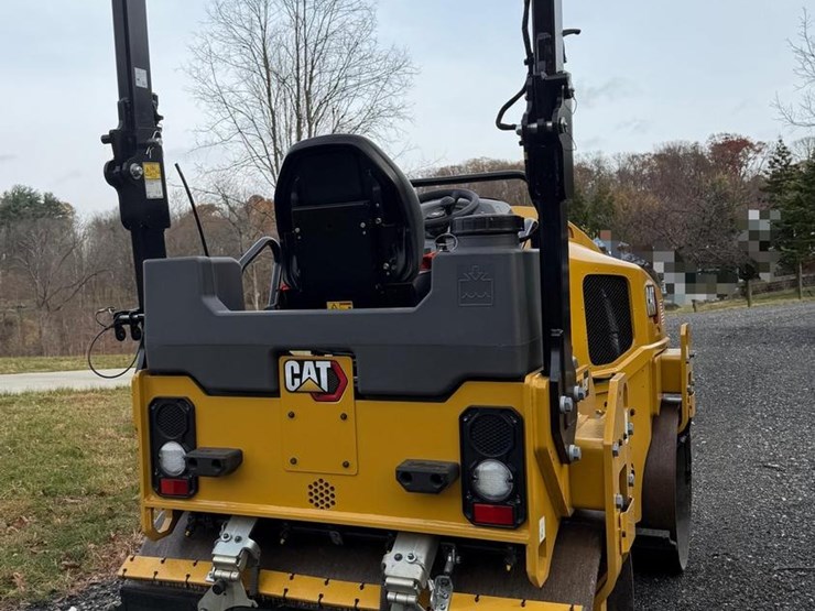 caterpillar-cb4.0-image-5