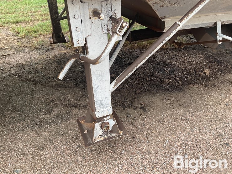 neville-trailer-image-15