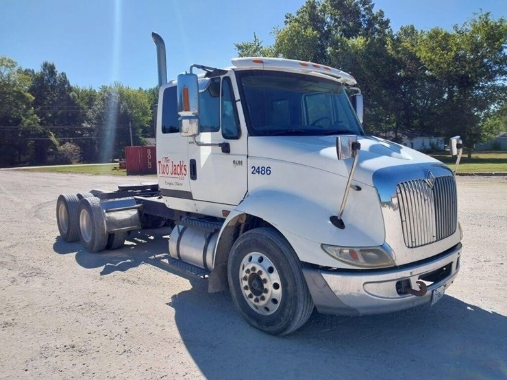 2006-international-8600-image-4