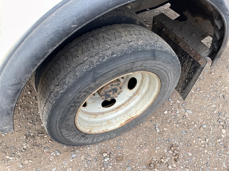 2014-ford-f550-image-12