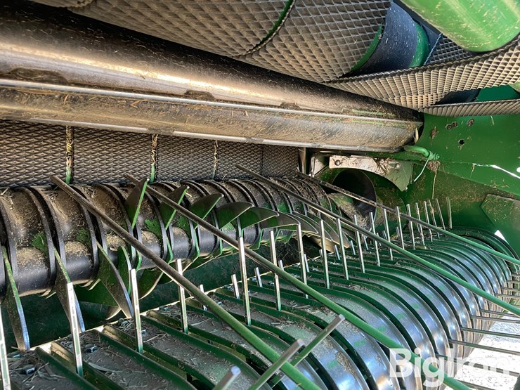 john-deere-560m-image-11