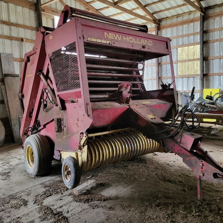 NEW HOLLAND 851