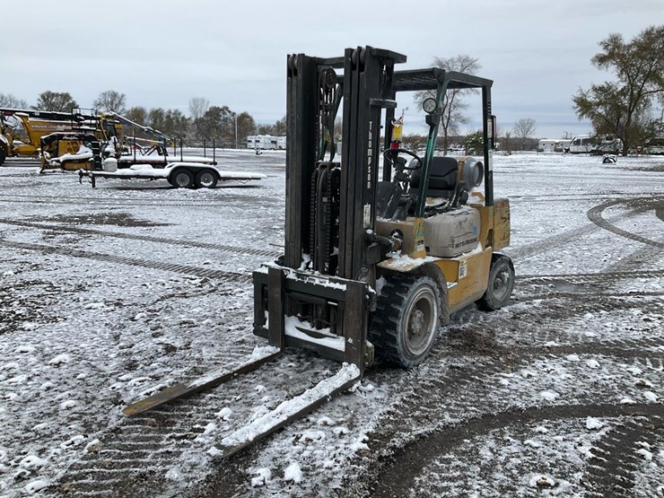 mitsubishi-fg30-image-1