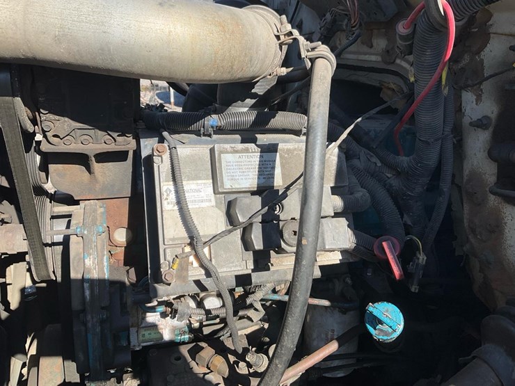 2001-international-4900-image-101