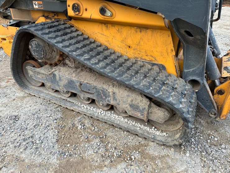 2019-deere-331g-image-11