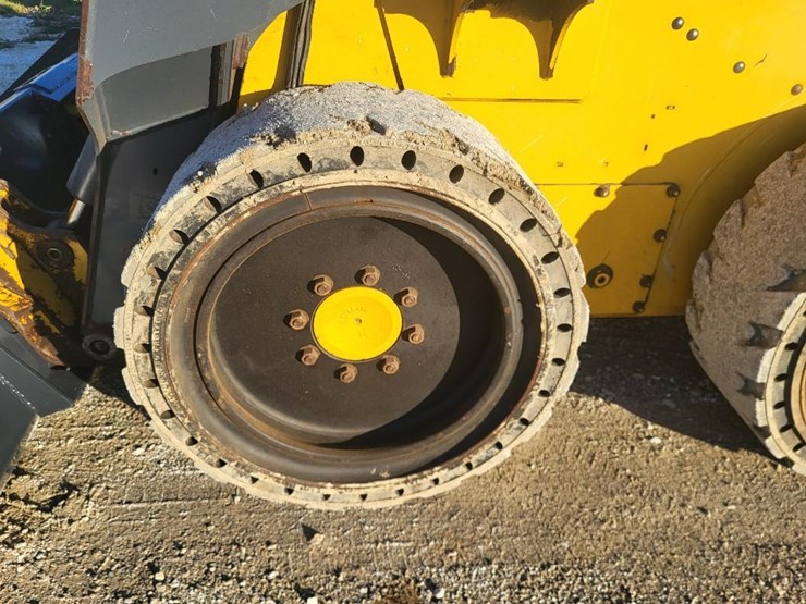 2018-deere-314g-image-13