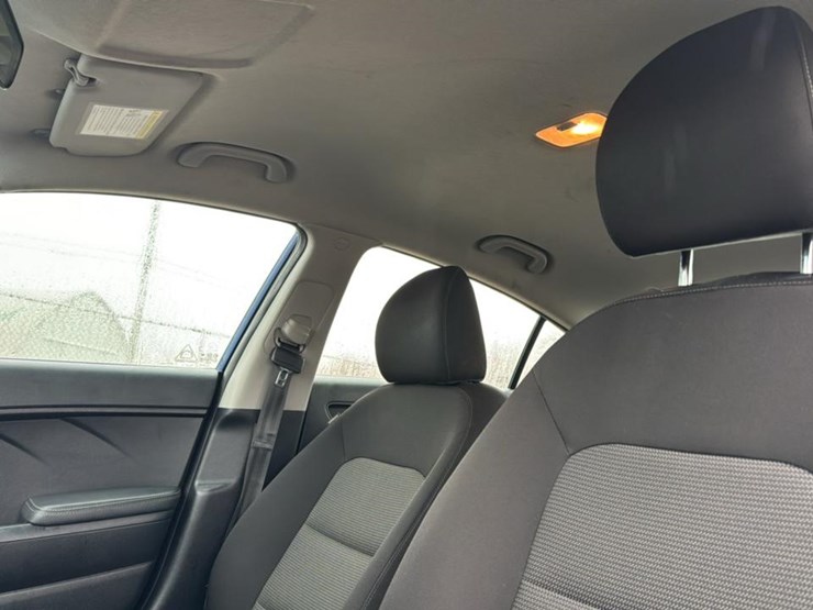 #2051-•-2017-kia-forte*-image-34