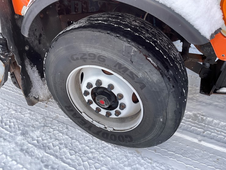 #1164-•-2004-sterling-plow-truck-(has-mn-title)-image-14