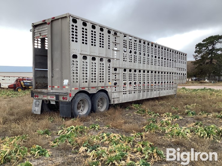 wilson-livestock-trailer-image-5