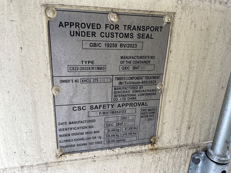 #107-•-20'-shipping-container-image-10