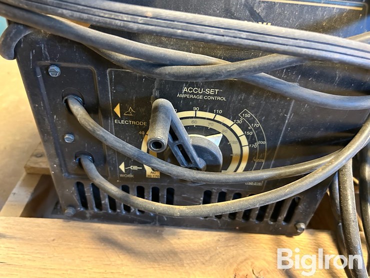 miller-thunderbolt-xl-stick-welder-image-13