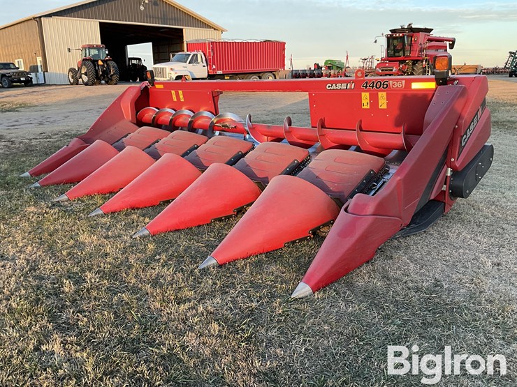 case-ih-4406-image-1