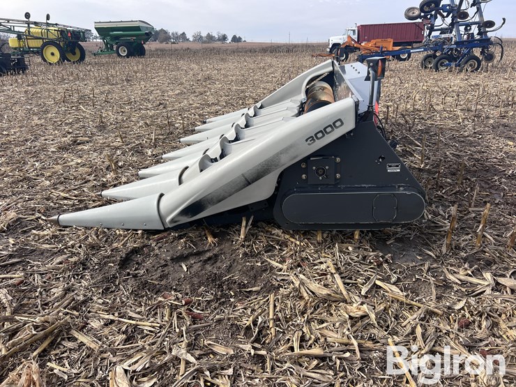 2010-gleaner-gl3000-6-6r30”-corn-head-image-8
