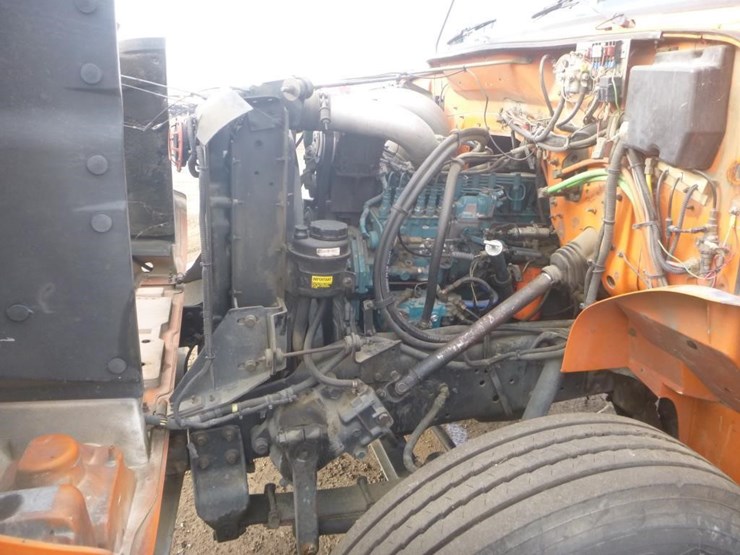 international-4700-image-16