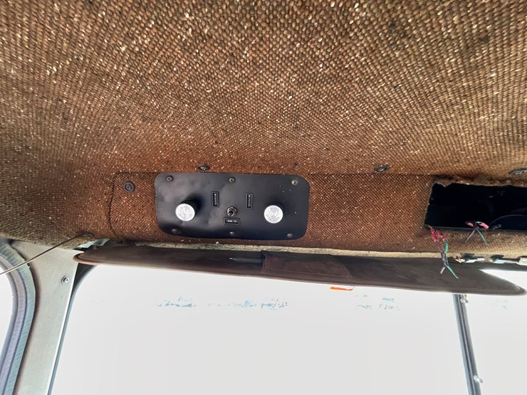 international-9300-image-24