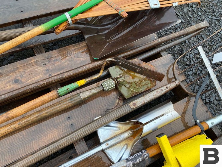 rake,-pitchfork,-shovels,-misc.-hand-tools-image-6