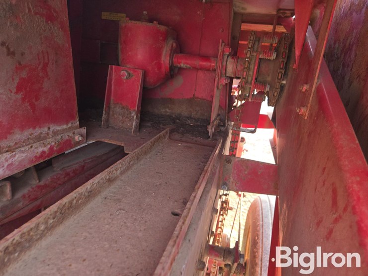 new-holland-315-image-15